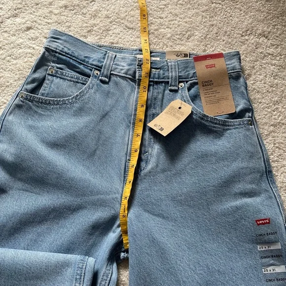 NWT Levi's Cinch Baggy High Rise Cargo Women's Jeans Size 25/31 - Picture 7 of 12